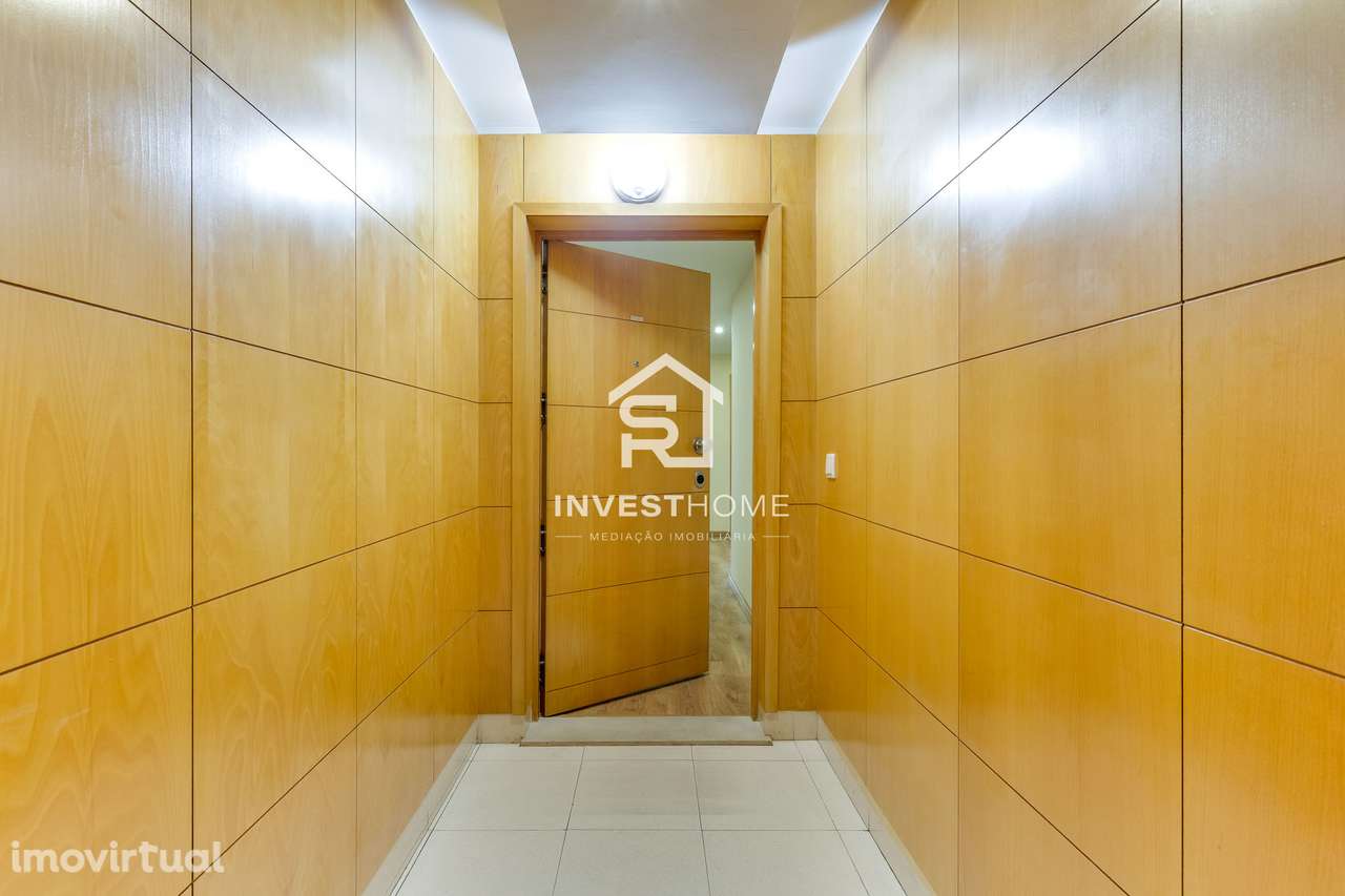 Apartamento T2 | Metro do Lidador | Varanda | Lug. Garagem | Arrumos - Grande imagem: 4/48