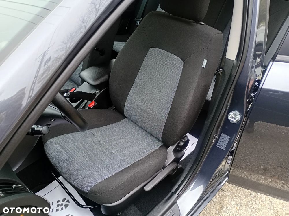 Kia Ceed - 27