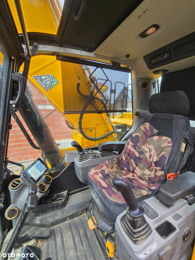 JCB 220XLC - 13