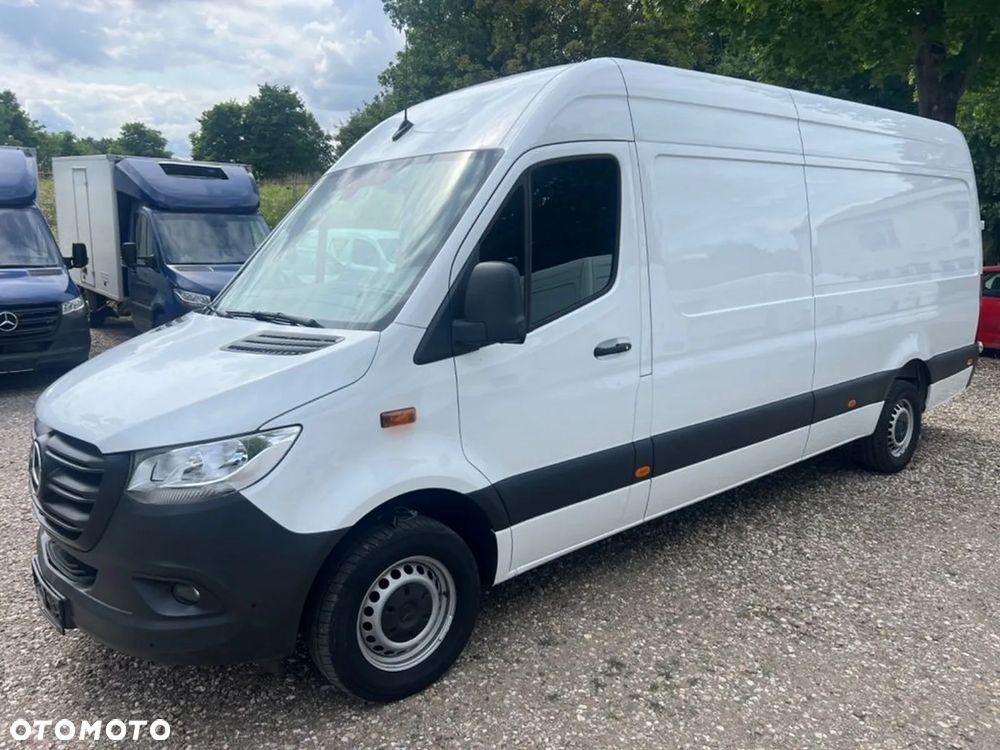 Mercedes-Benz Sprinter - 2