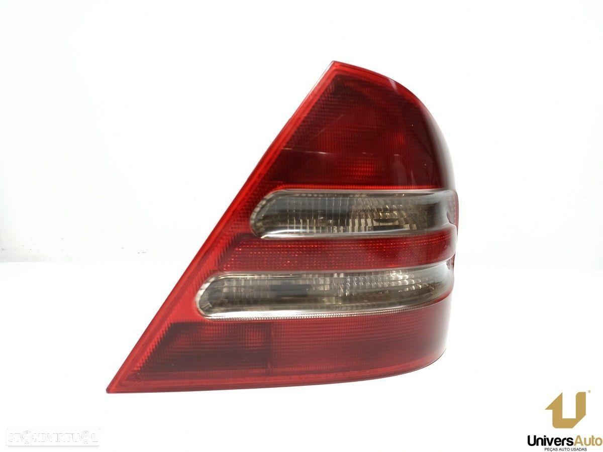 FAROLIM TRASEIRO DIREITO MERCEDES CLASE C (W203) BERLINA 220 CDI (203.006) - 2
