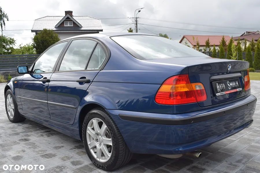 BMW Seria 3 318i - 4