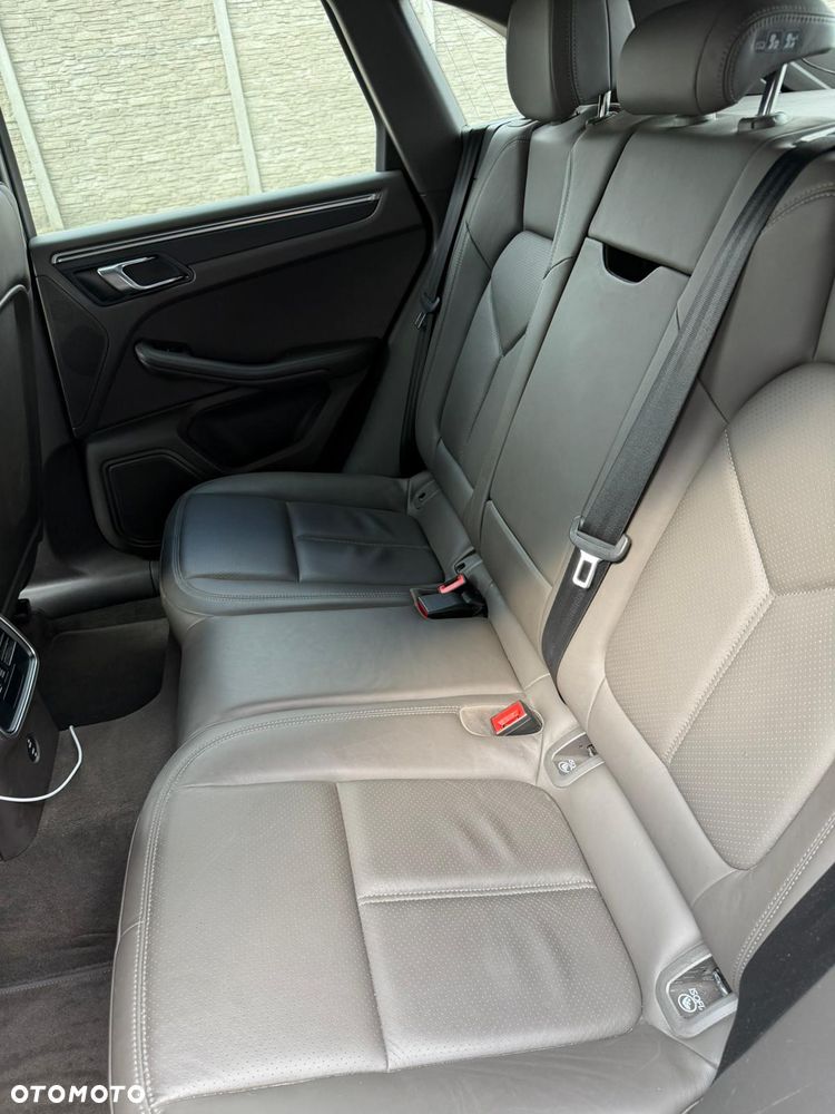 Porsche Macan - 6