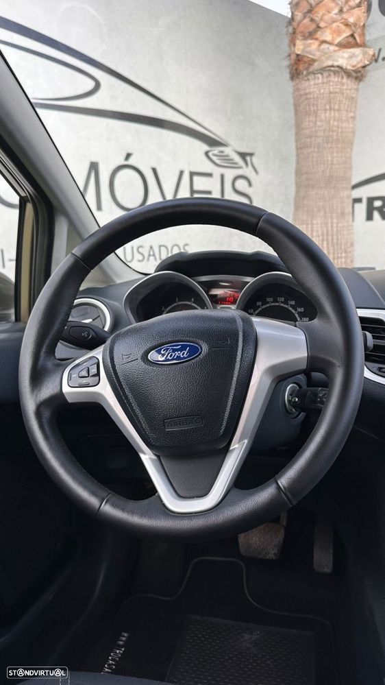 Ford Fiesta 1.4 Titanium Aut. - 23