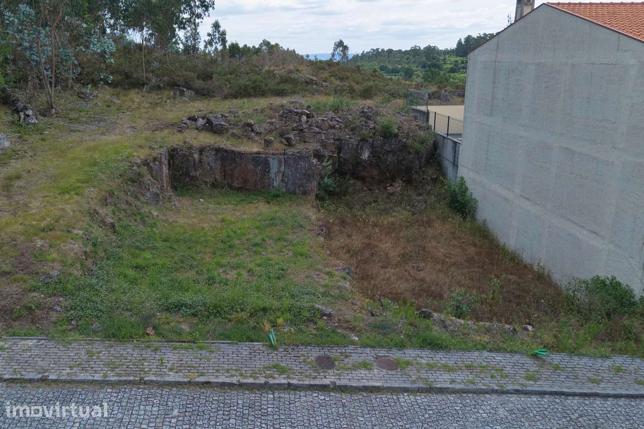 Terreno para venda na Rua do Outeiral, Pedralva, Braga - Grande imagem: 3/9