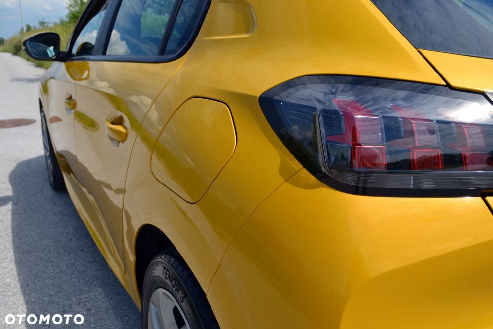 Peugeot 208 - 12