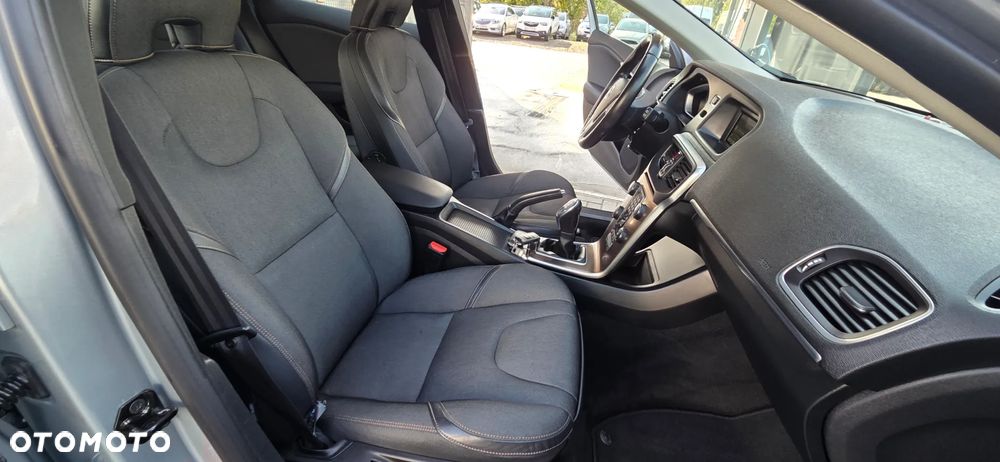 Volvo V40 Cross Country D3 Drive-E Momentum - 32