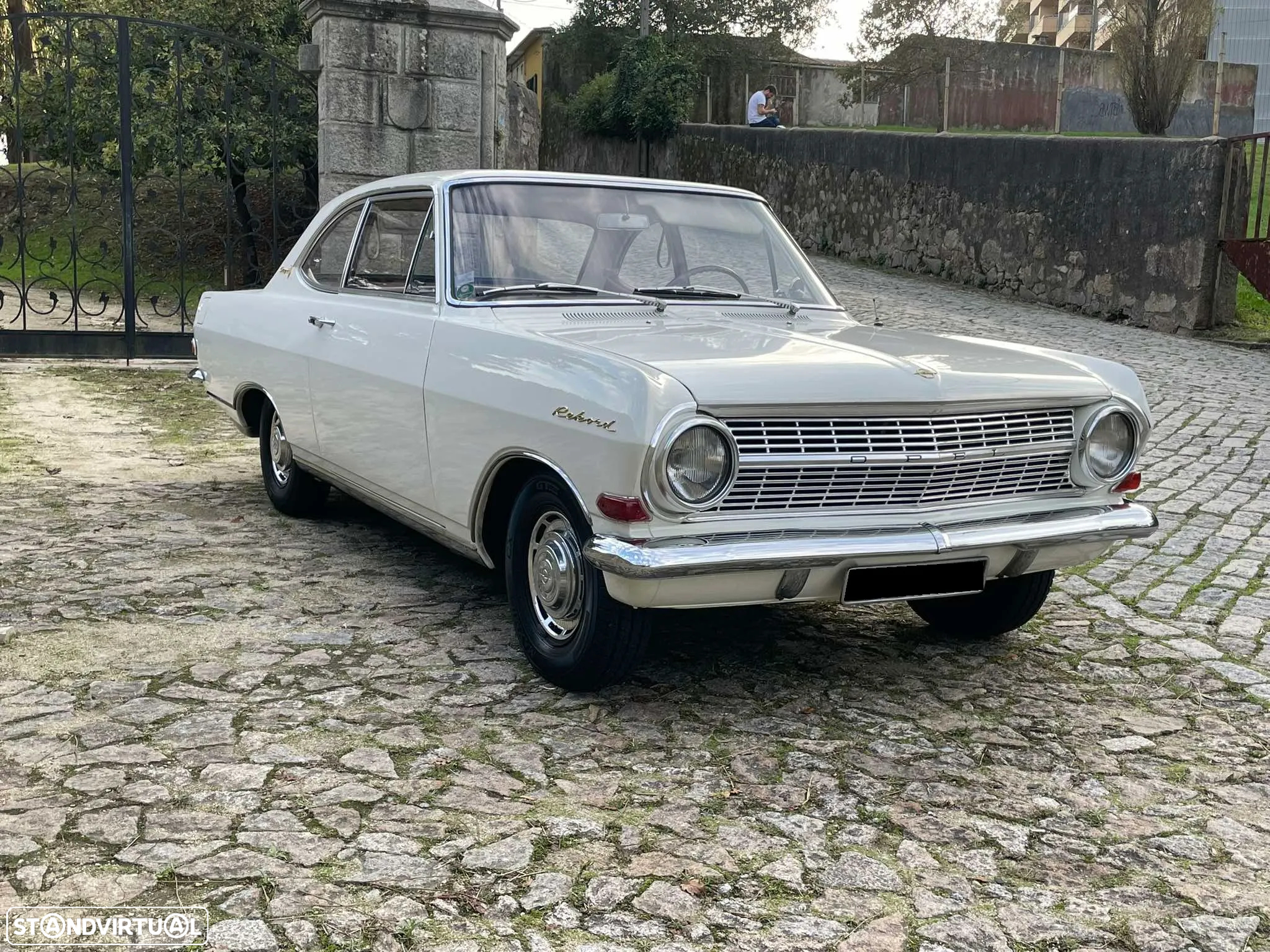 Opel Olympia Rekord 1700 Coupe - 4