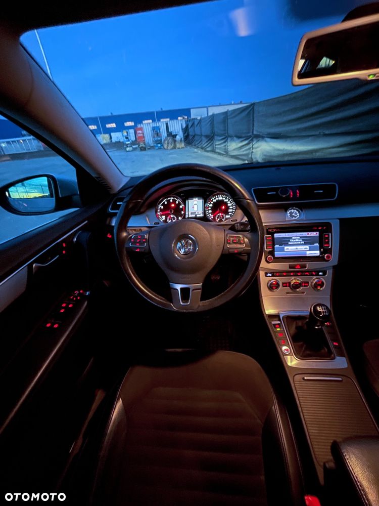 Volkswagen Passat Variant 2.0 TSI Highline - 11