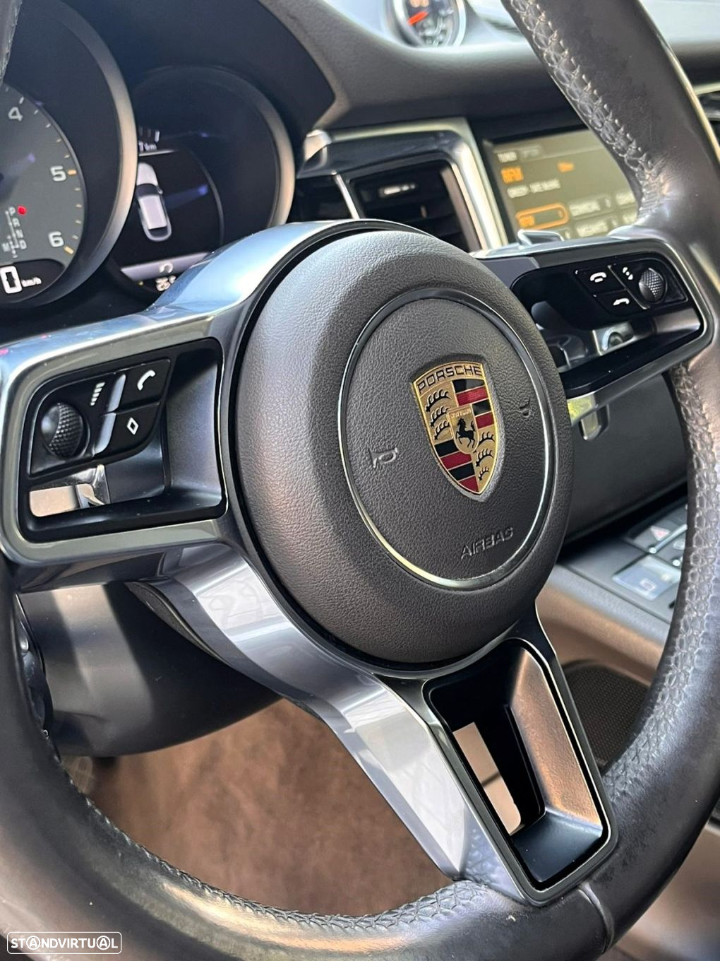 Porsche Macan S - 36