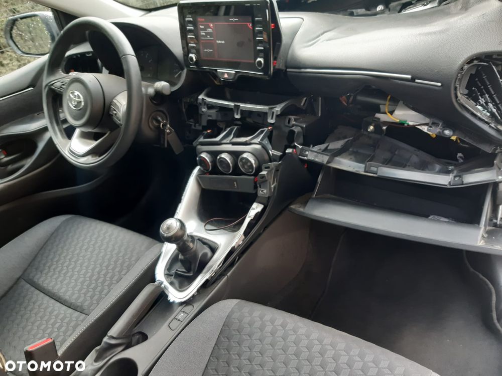 Toyota Yaris - 11