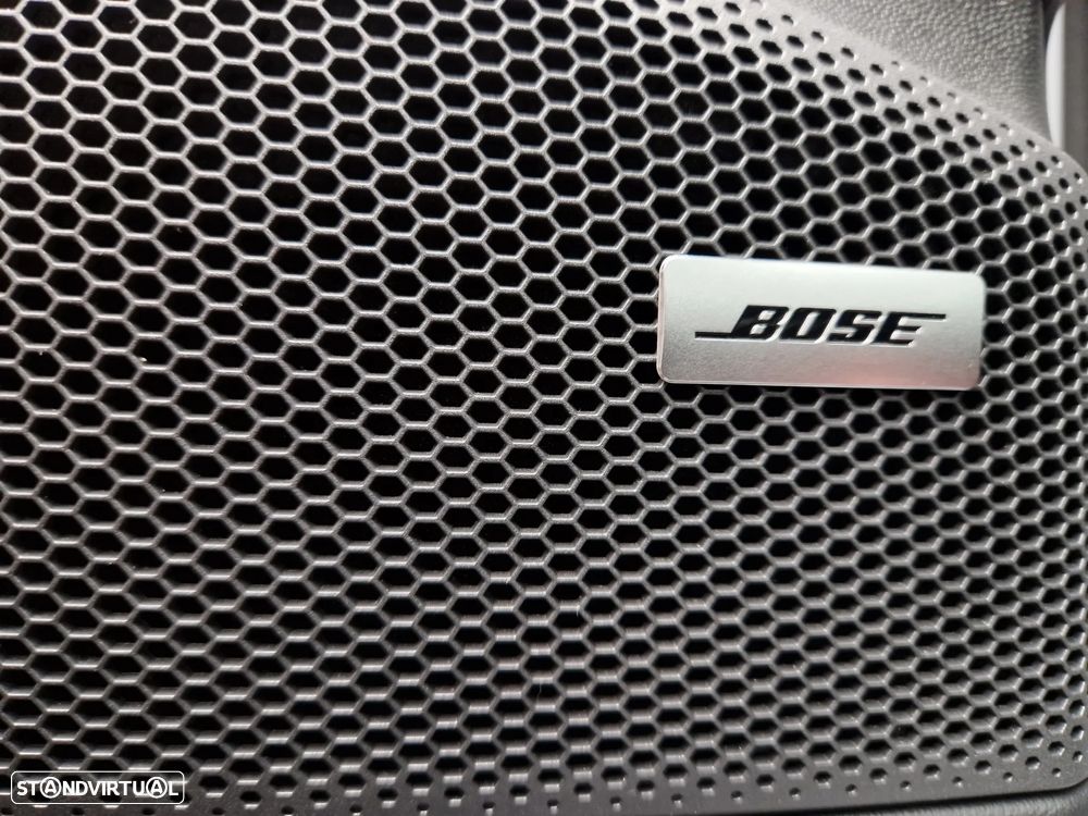 Porsche Macan Electric 4 - 17