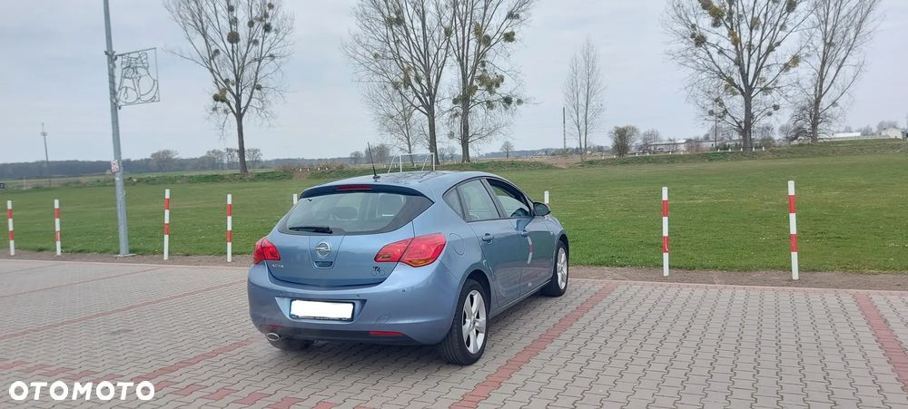 Opel Astra 1.4 Turbo - 10