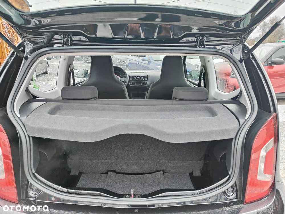 Volkswagen up! Standard - 24