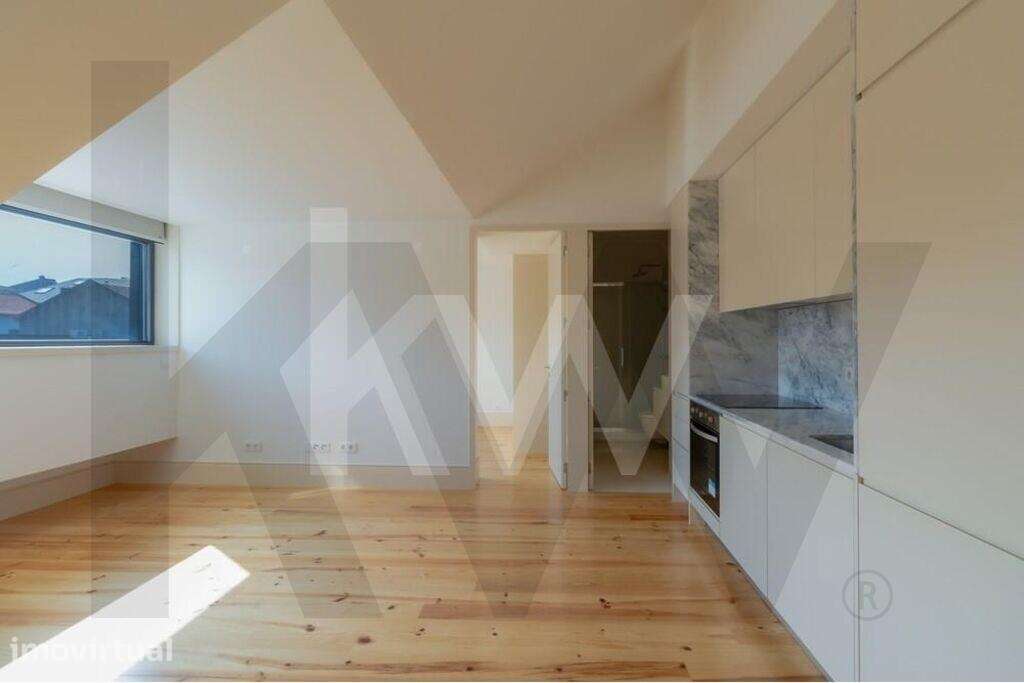 Apartamento T1 à Venda Novo | Último Andar | A 3 minutos da Praia de M - Grande imagem: 3/26