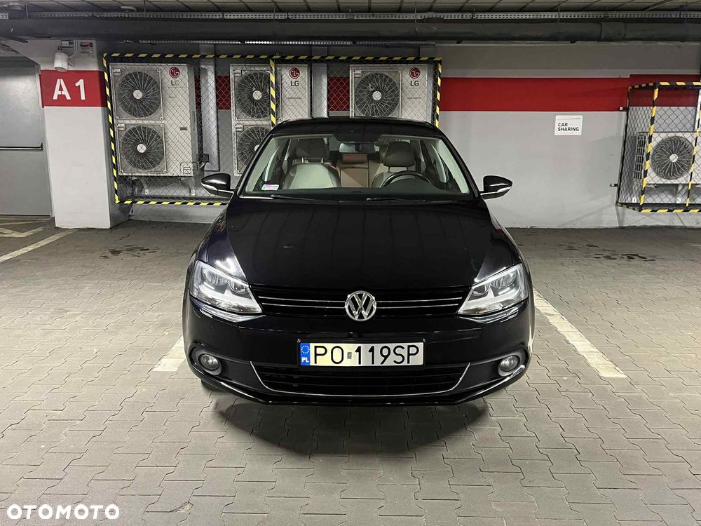 Volkswagen Jetta 1.6 TDI Comfortline DSG - 4