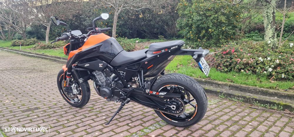 KTM 890 DUKE - 4