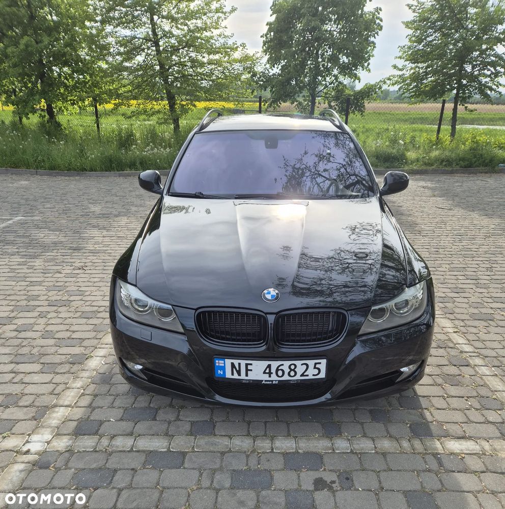 BMW Seria 3 320d xDrive DPF - 1