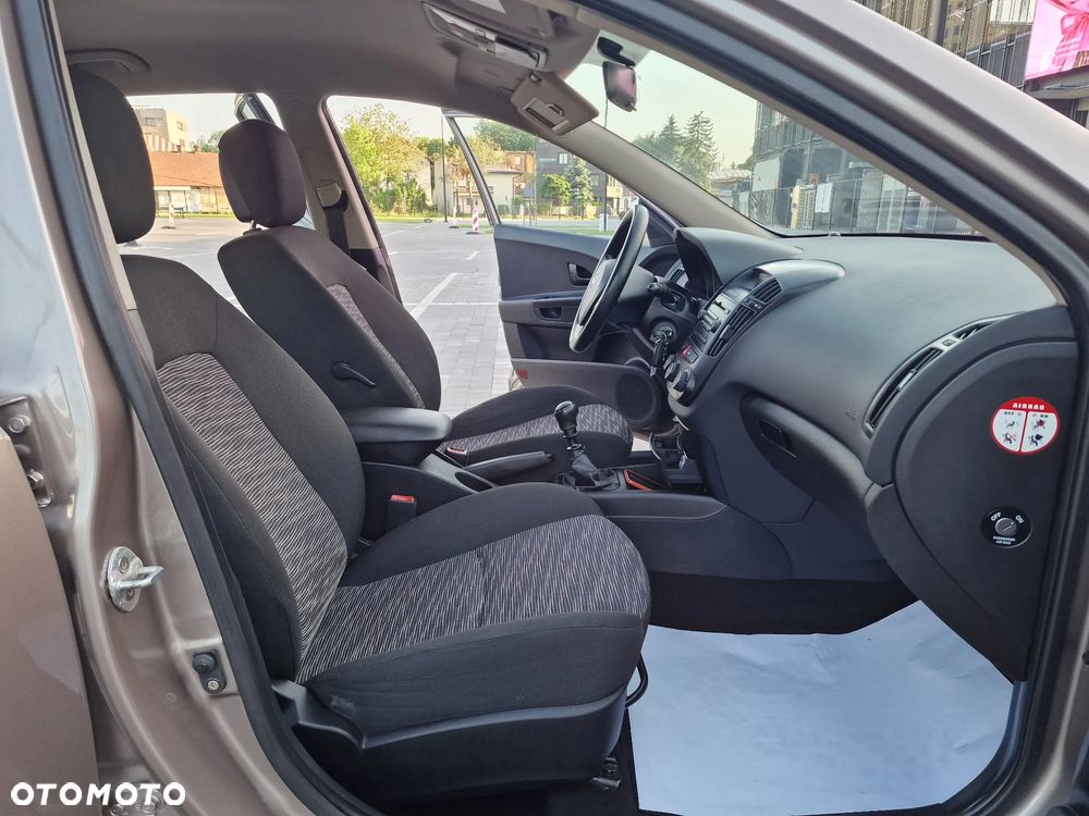 Kia Ceed - 20