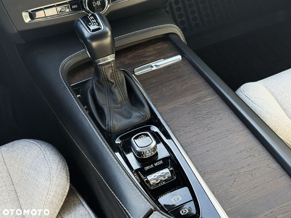 Volvo V90 Cross Country - 15