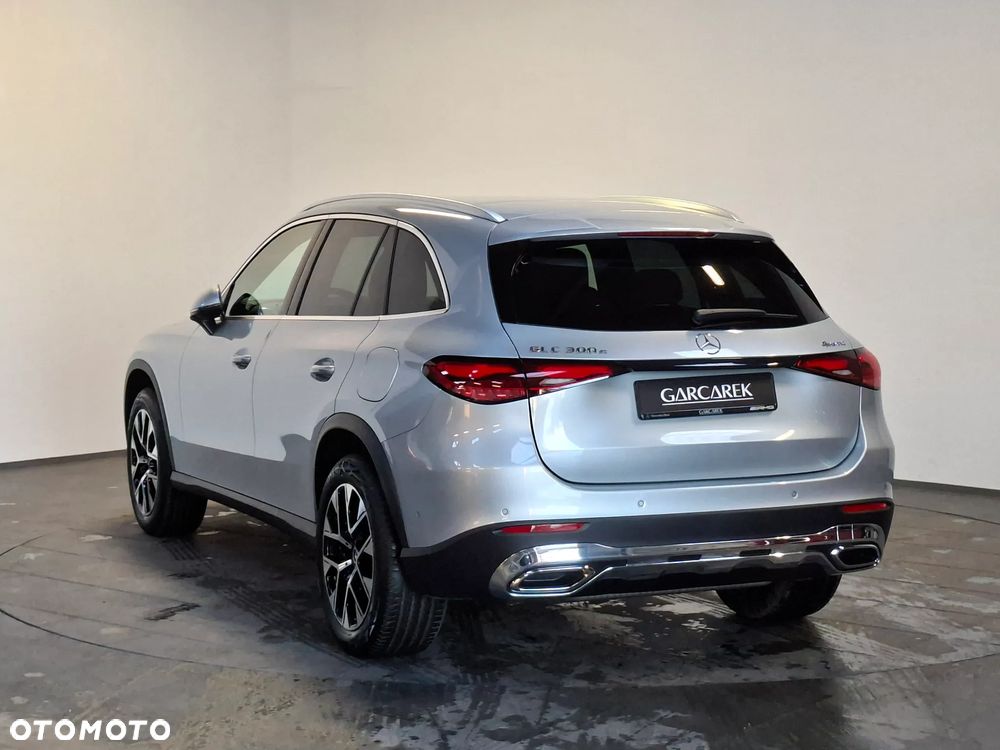 Mercedes-Benz GLC 300 e PHEV 4-Matic Avantgarde - 4