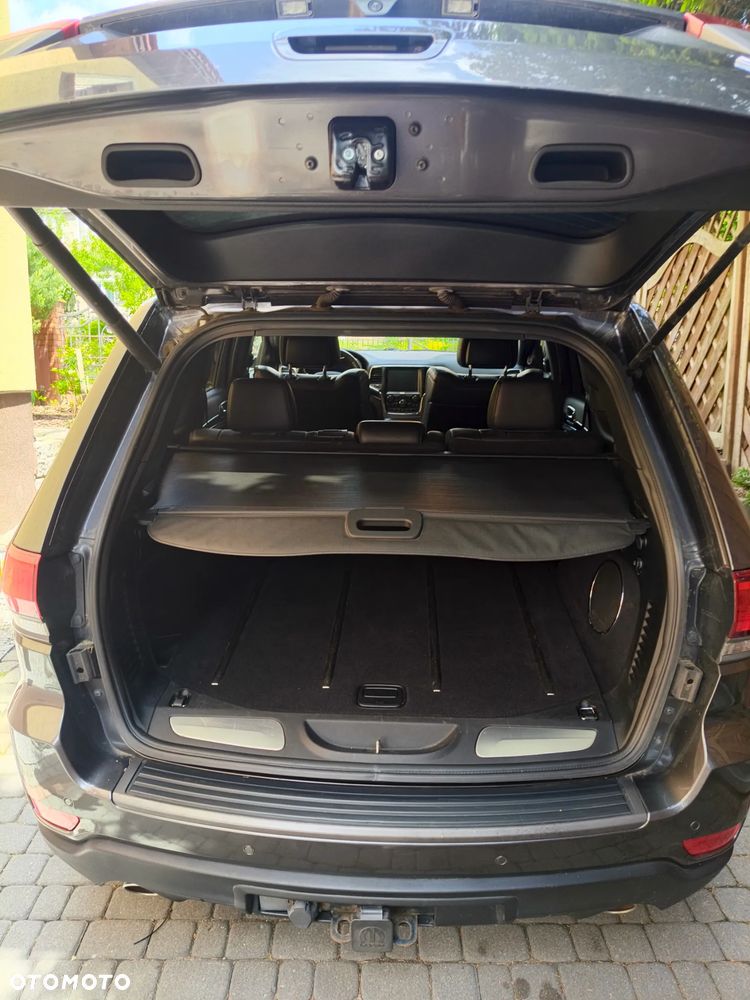 Jeep Grand Cherokee - 11