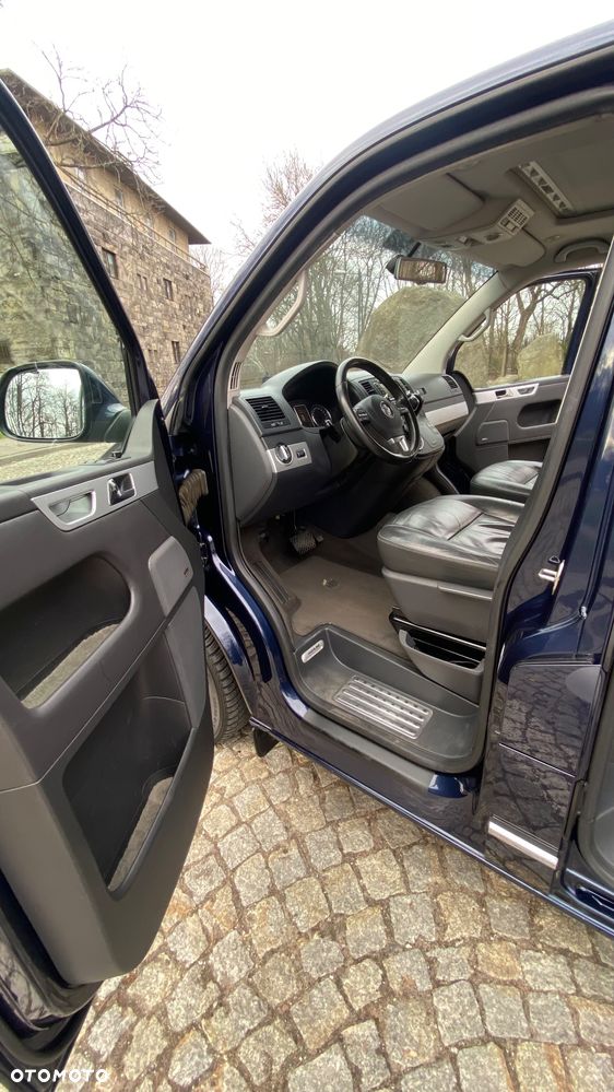 Volkswagen Multivan - 8