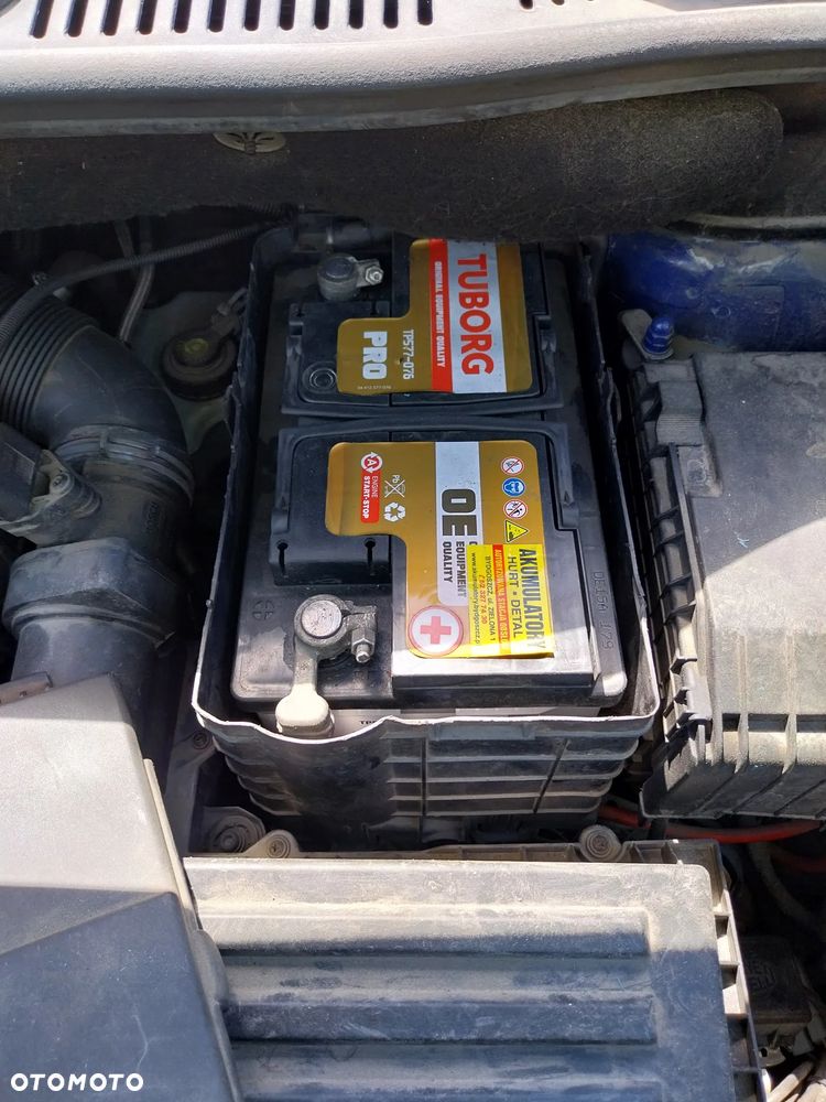 Volkswagen Touran - 26