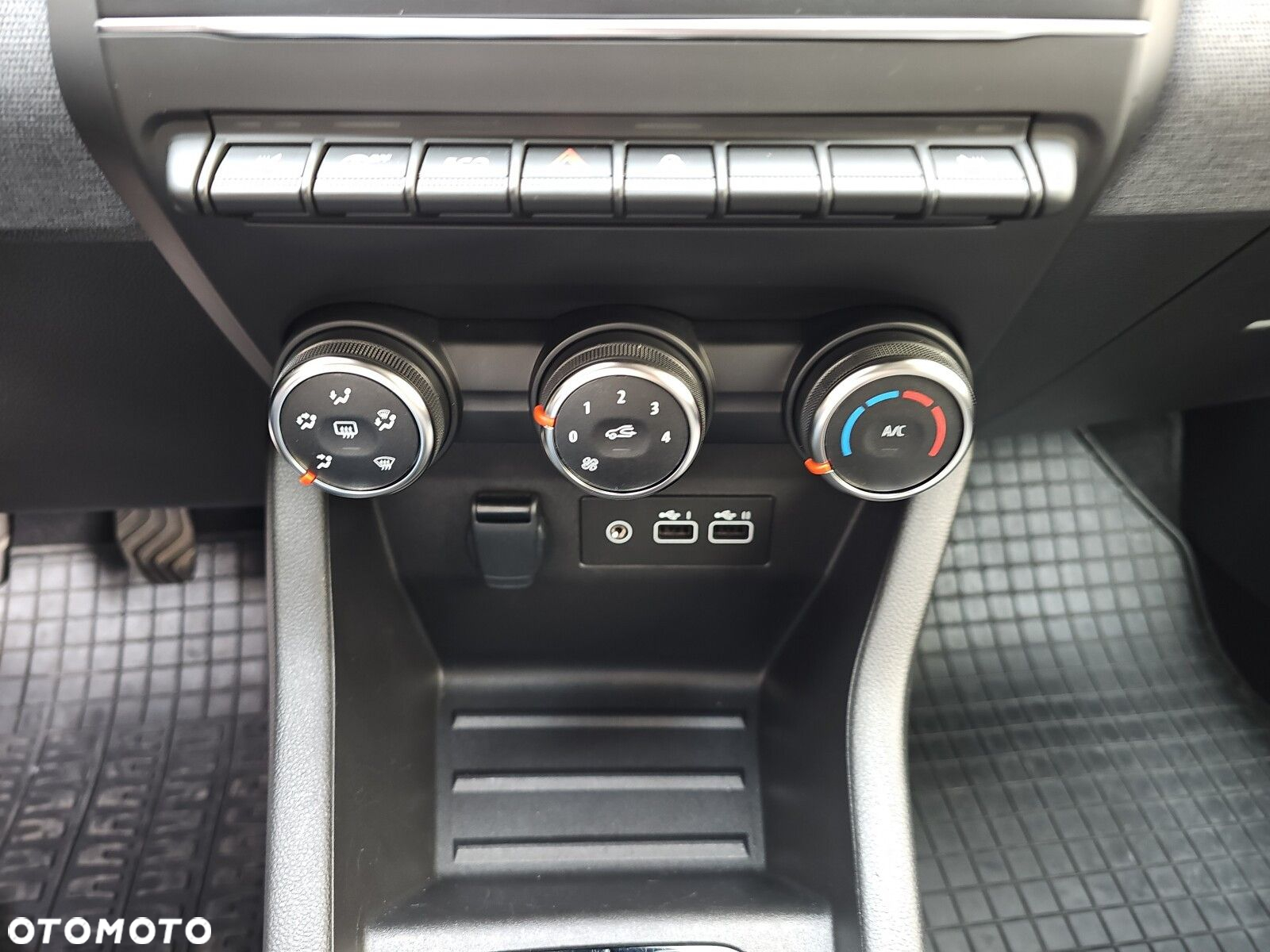 Renault Clio - 23