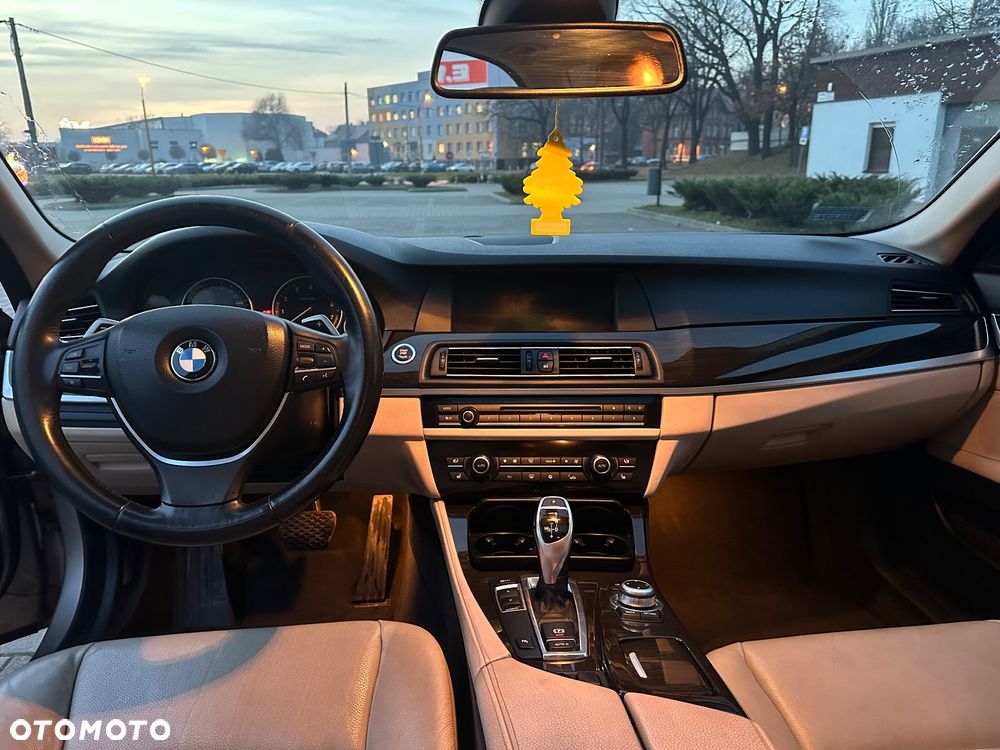 BMW Seria 5 528i Sport-Aut - 17