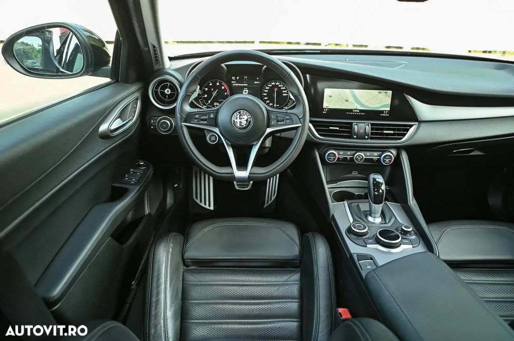 Alfa Romeo Giulia 2.0 Turbo RWD AT8 Super - 28