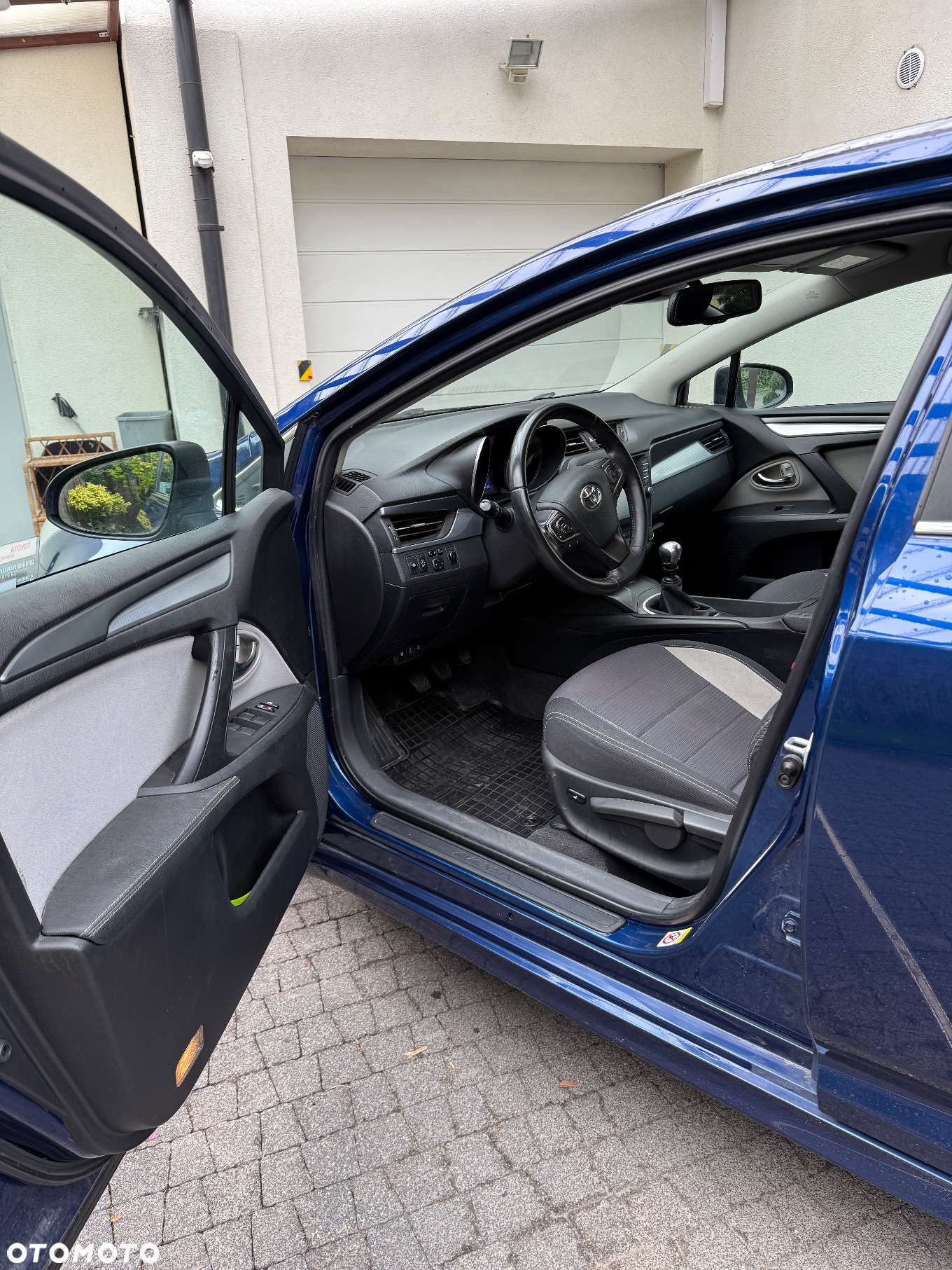 Toyota Avensis - 9