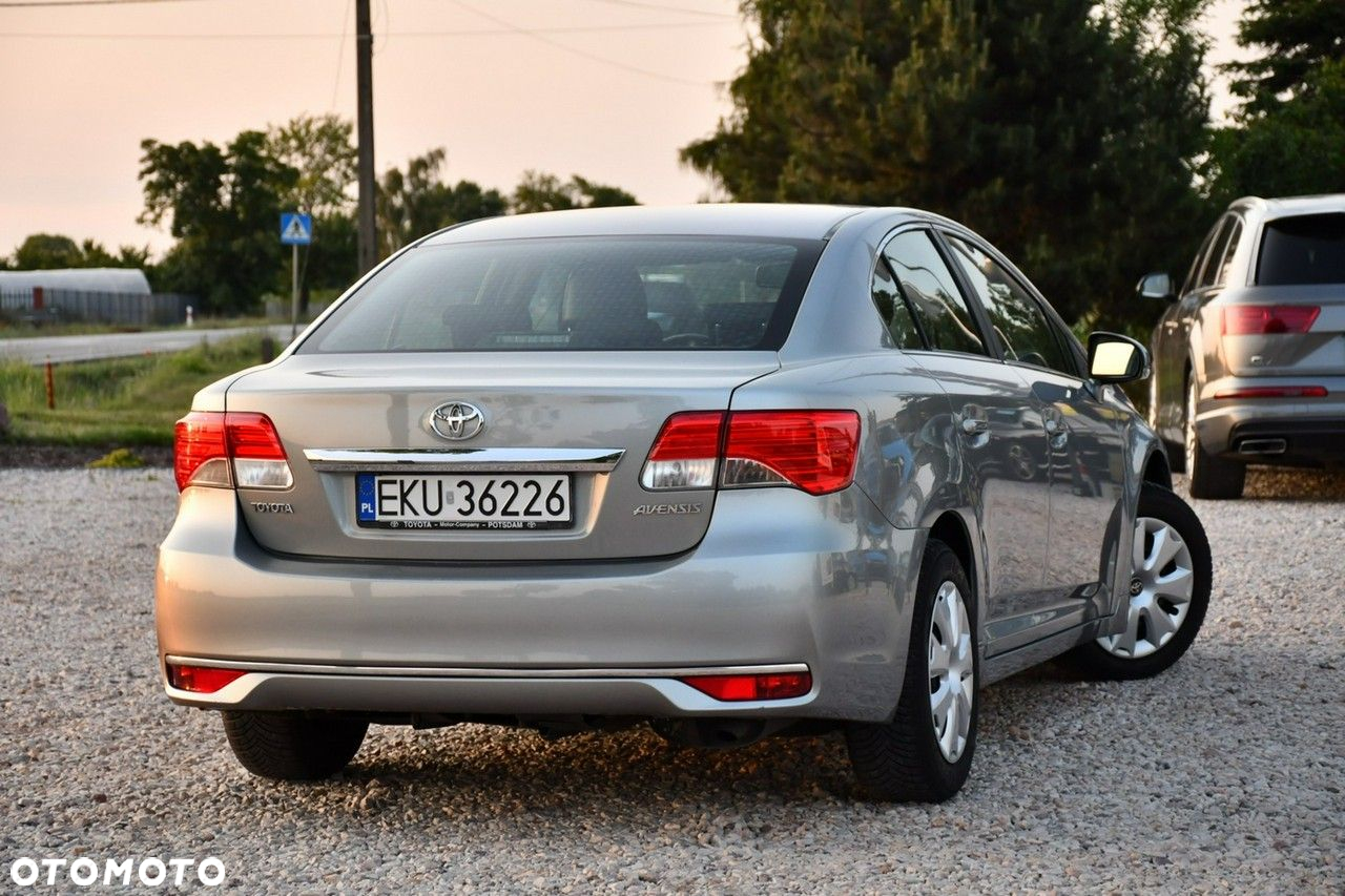 Toyota Avensis - 24