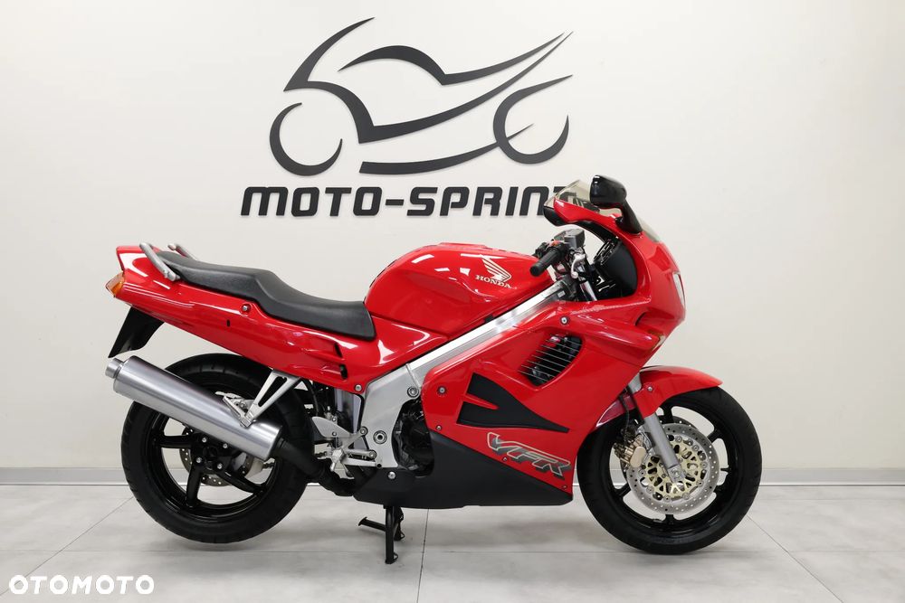 Honda VFR - 2