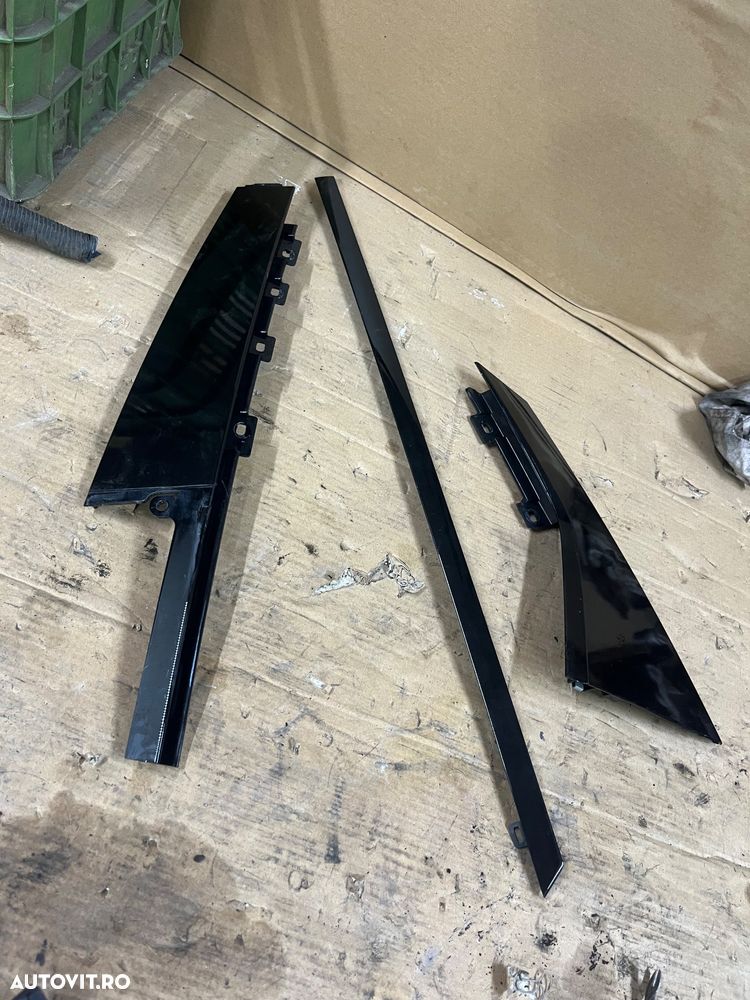 Ornamente ușă stânga spate range rover Evoque L551 2021 - 2