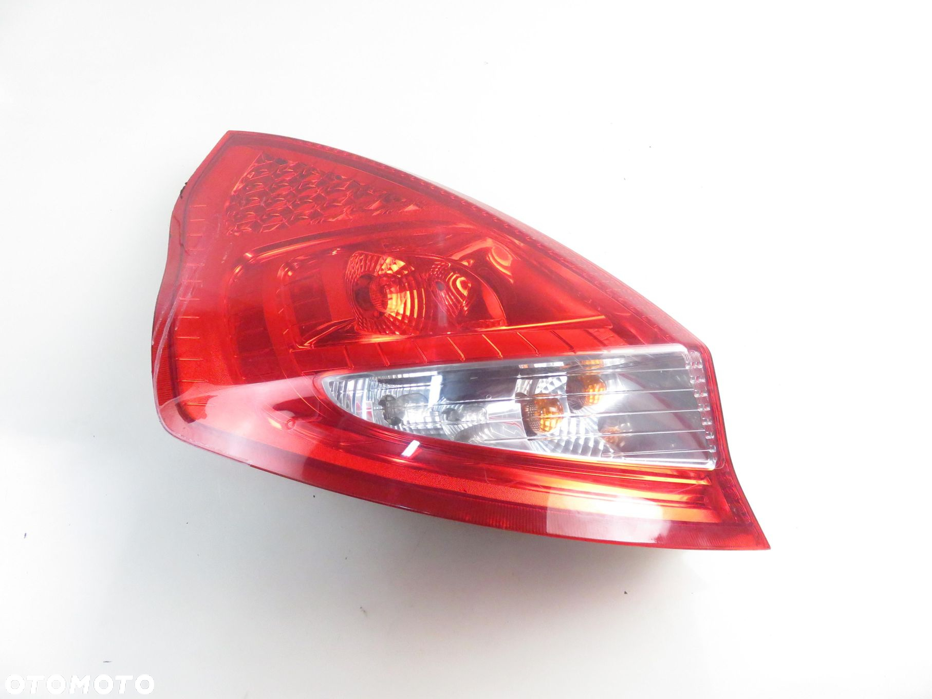 LAMPA LEWA TYLNA FORD FIESTA MK6 VI 8A6113405A - 8