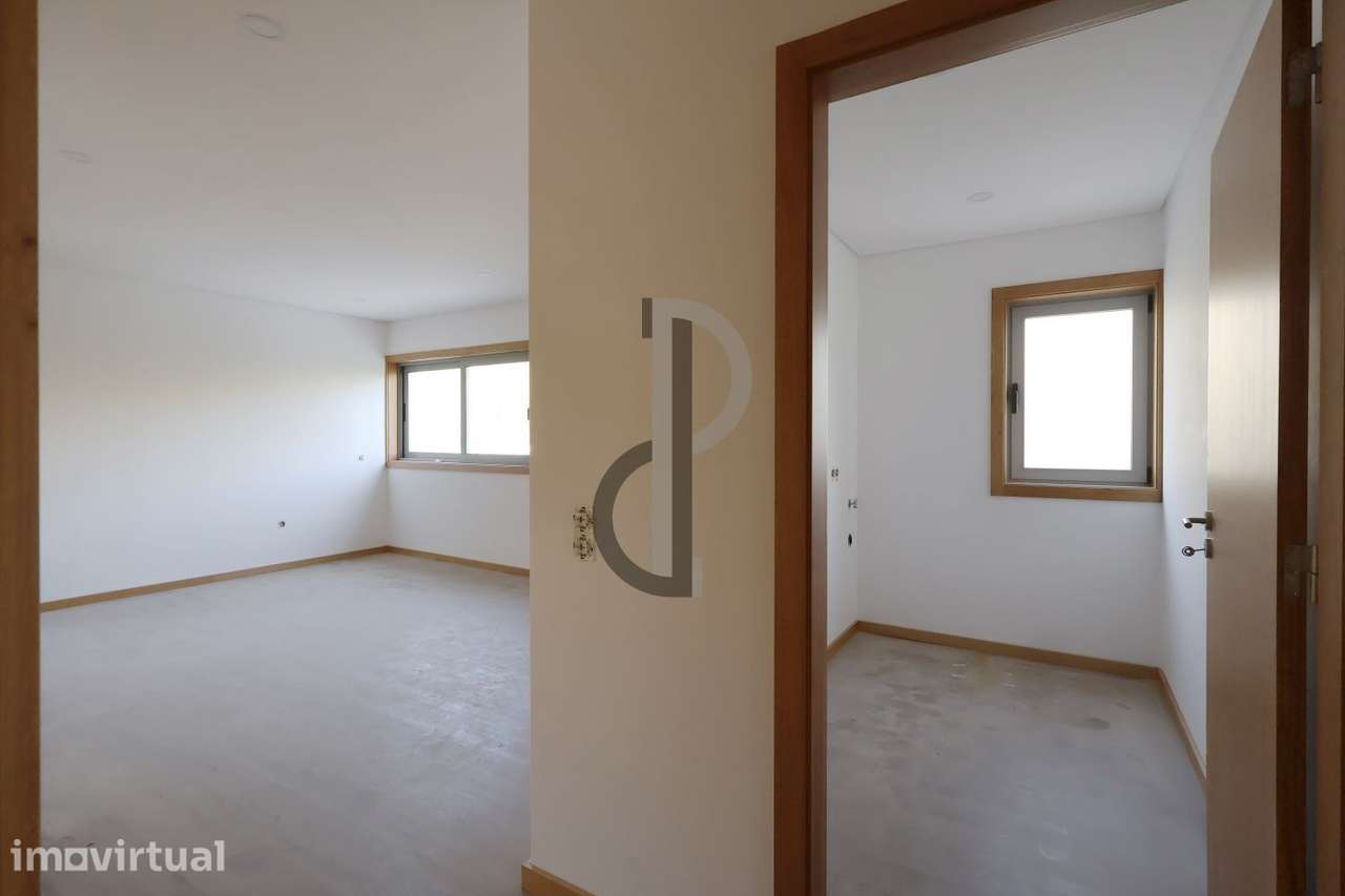 Apartamento T2+1 com 3 frentes e terraço - junto ao Picoto - Grande imagem: 5/17