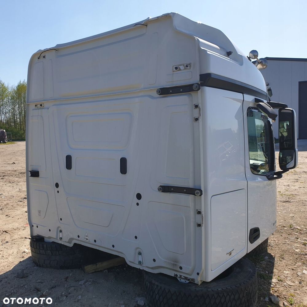 actros mp4 arocs kabina szeroka stream space 2500 goła konstrukcja kabiny - 3
