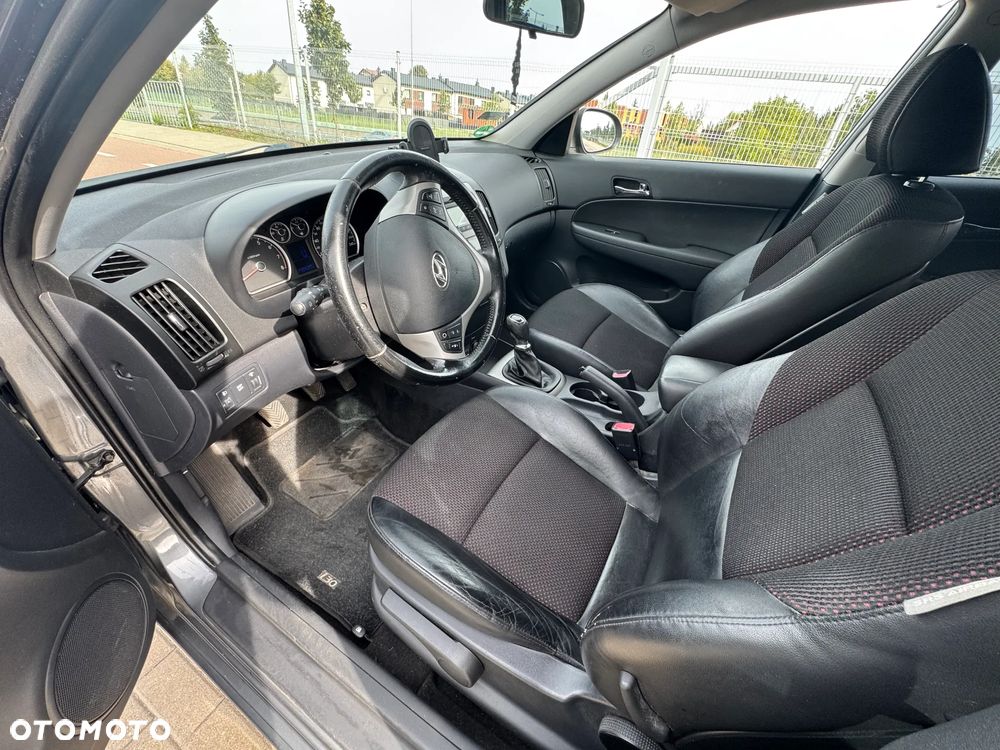 Hyundai i30 1.4 Comfort EU5 - 5