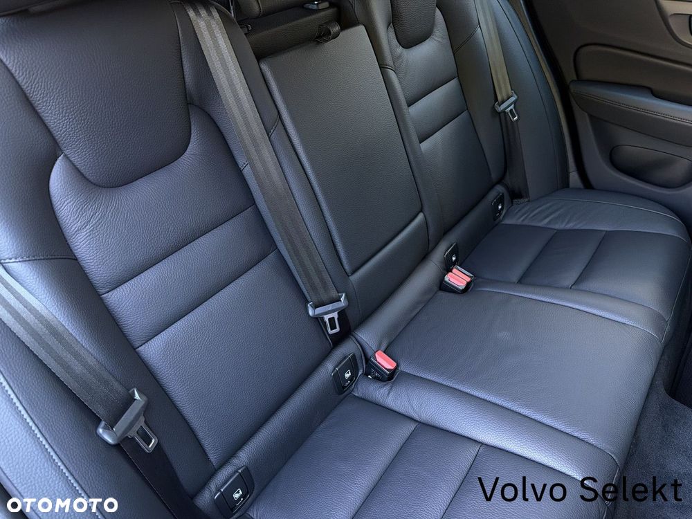 Volvo V60 Cross Country - 17