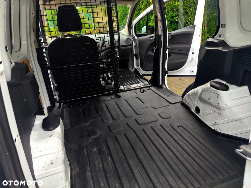 Ford Transit Courier Basis - 32