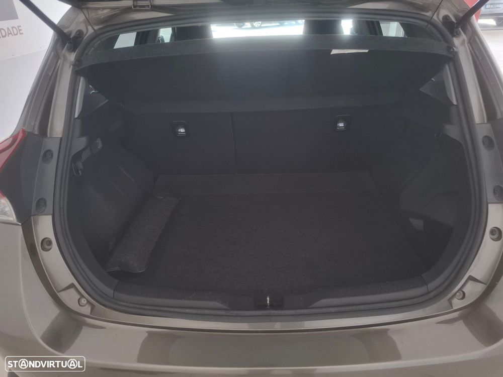 Toyota Auris 1.8 HSD Comfort+P.Sport - 13