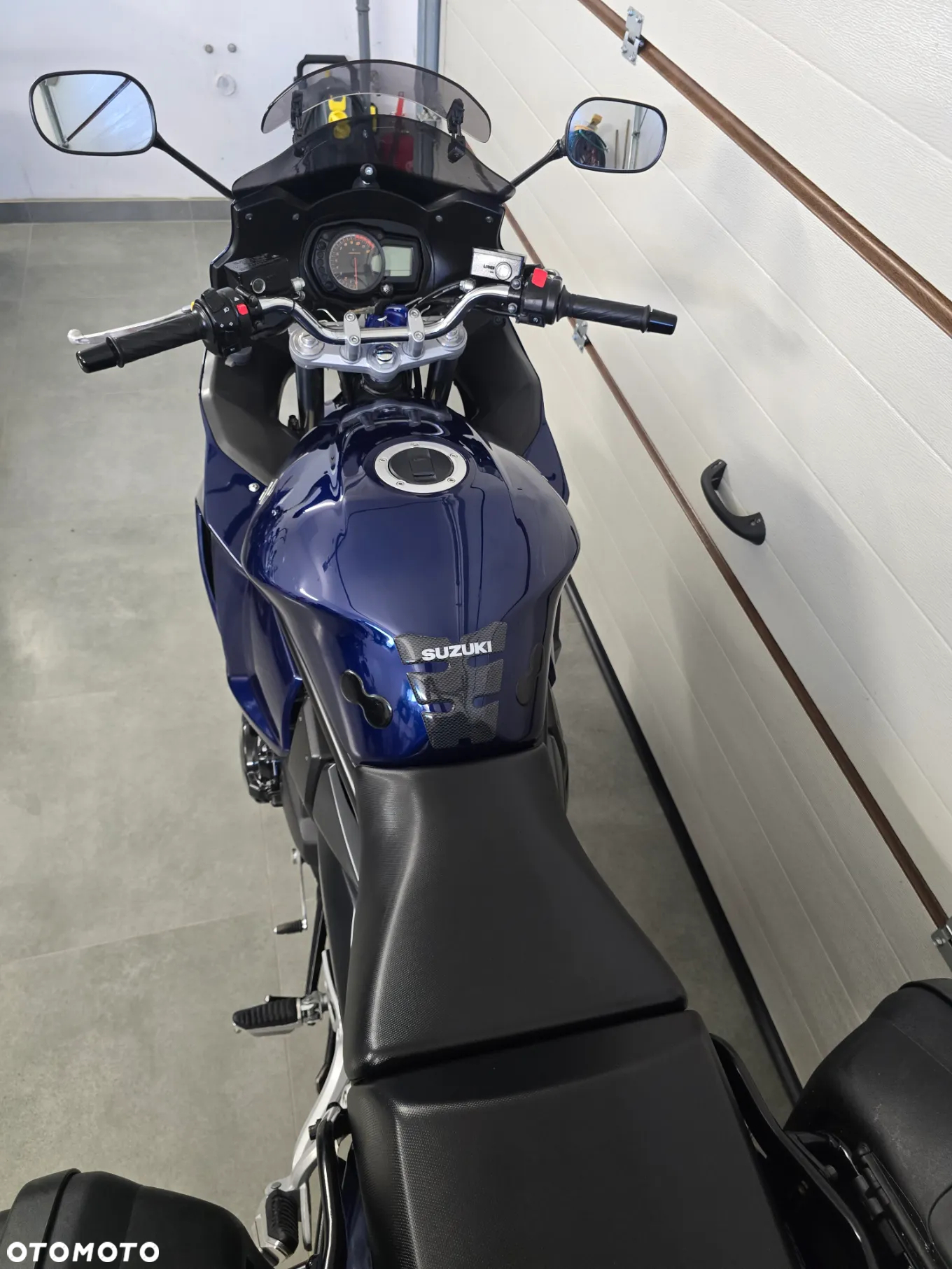 Suzuki GSX - 11