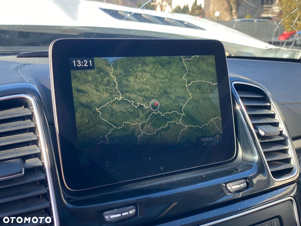 Mercedes-Benz GLS - 16