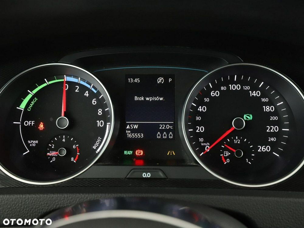 Volkswagen Golf - 22