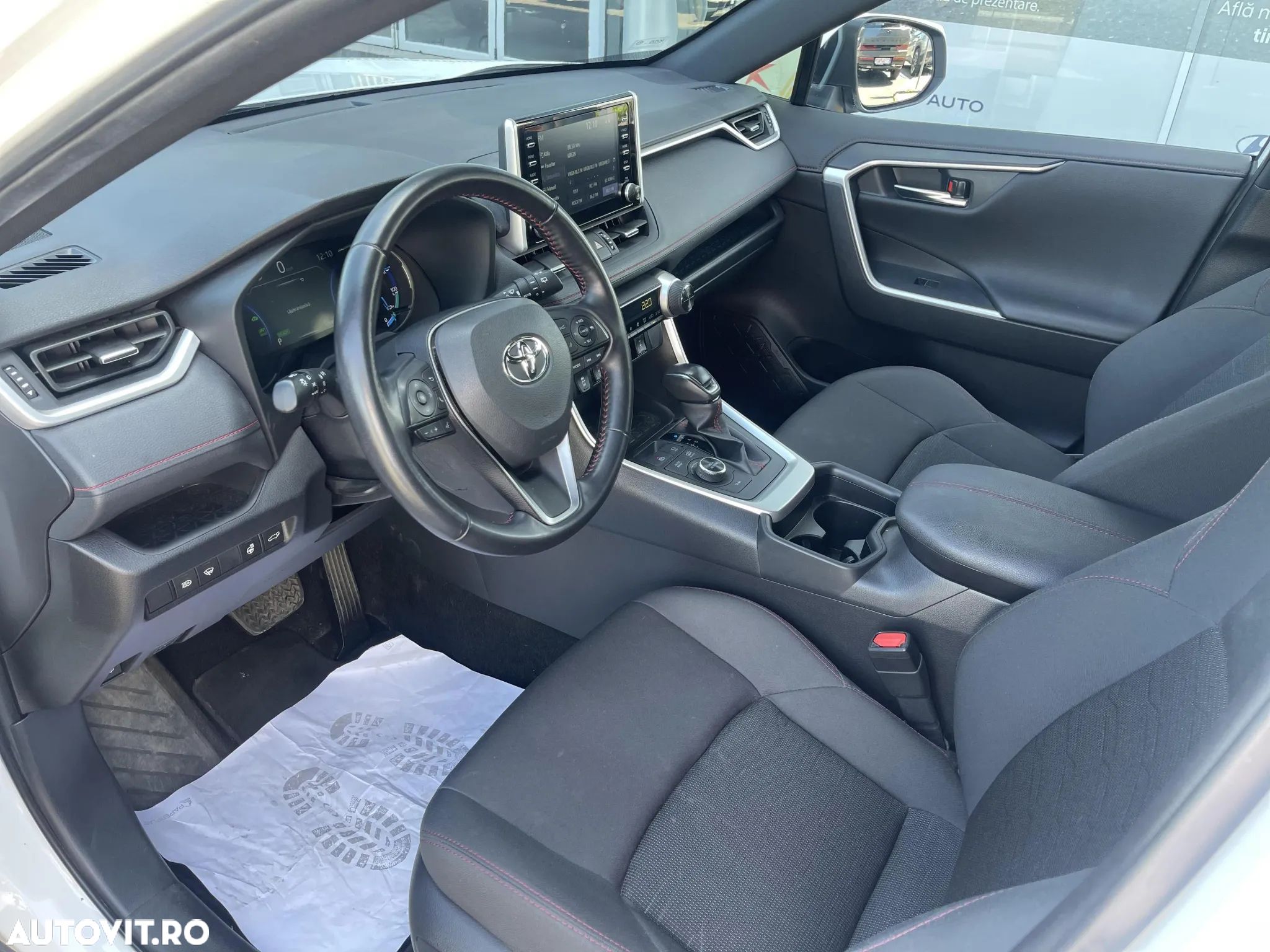 Toyota RAV4 - 9