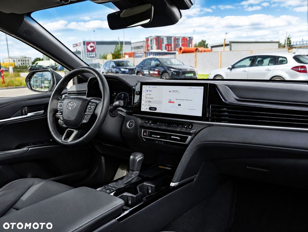 Toyota Camry - 23