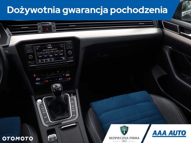 Volkswagen Passat - 10
