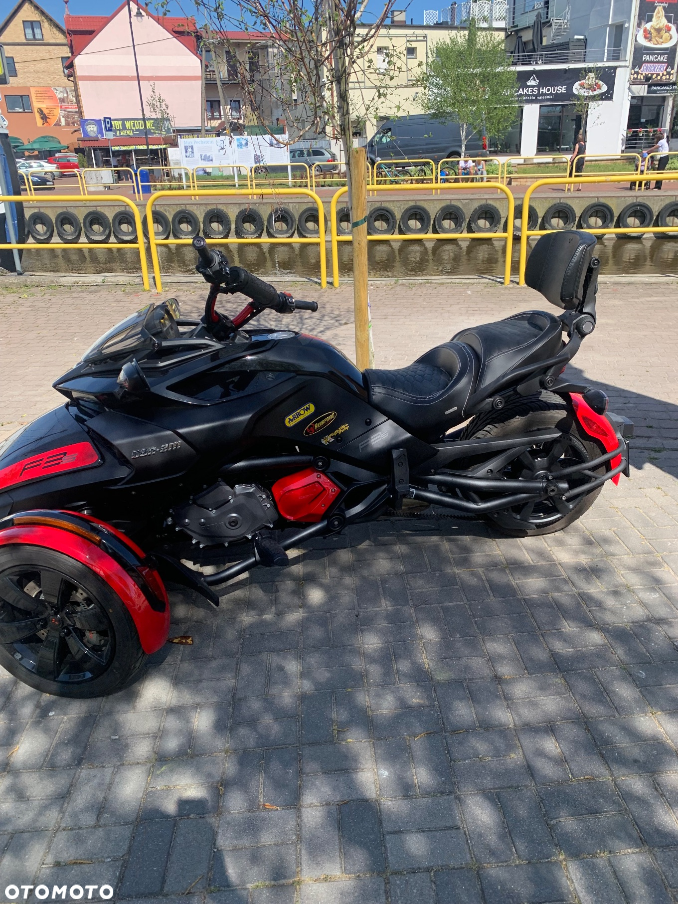 Can-Am Spyder - 18