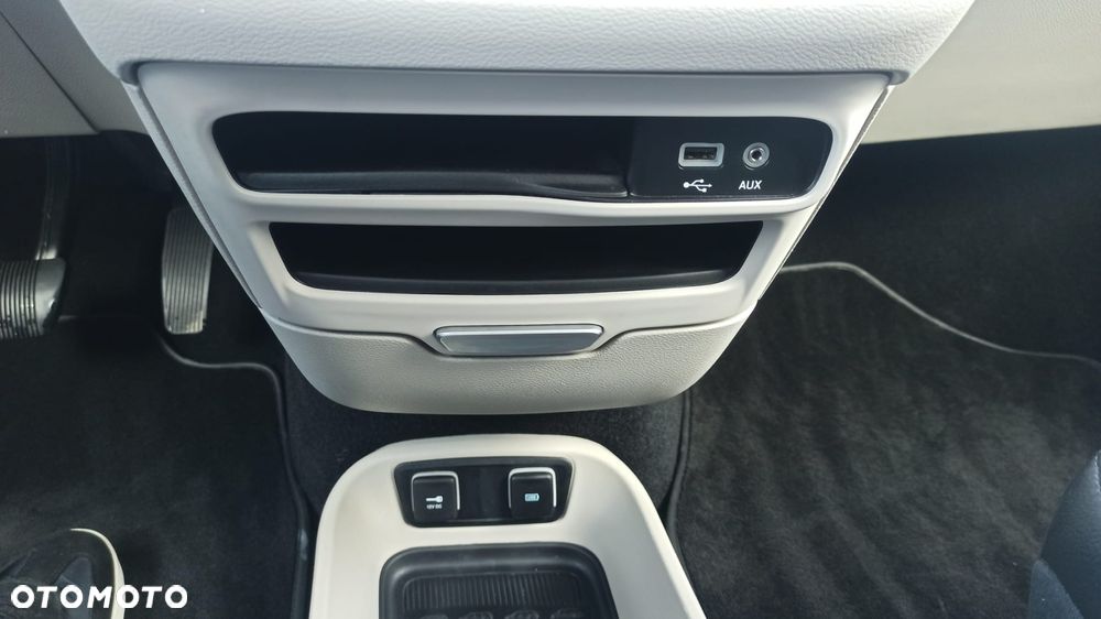 Chrysler Pacifica - 25